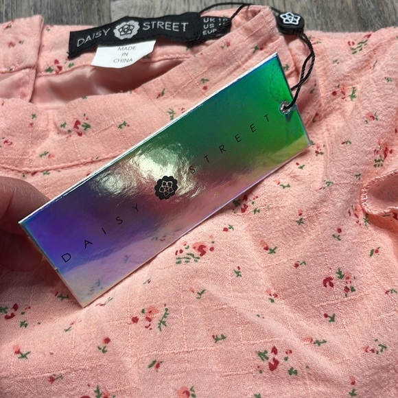 NWT Daisy Street Long Sleeve Smock Dress in Ditsy Floral, size medium - Picture 5 of 14